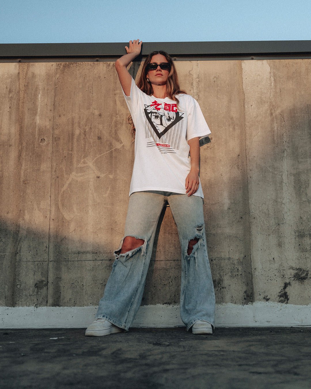 Makima (OBEY) - T-Shirt