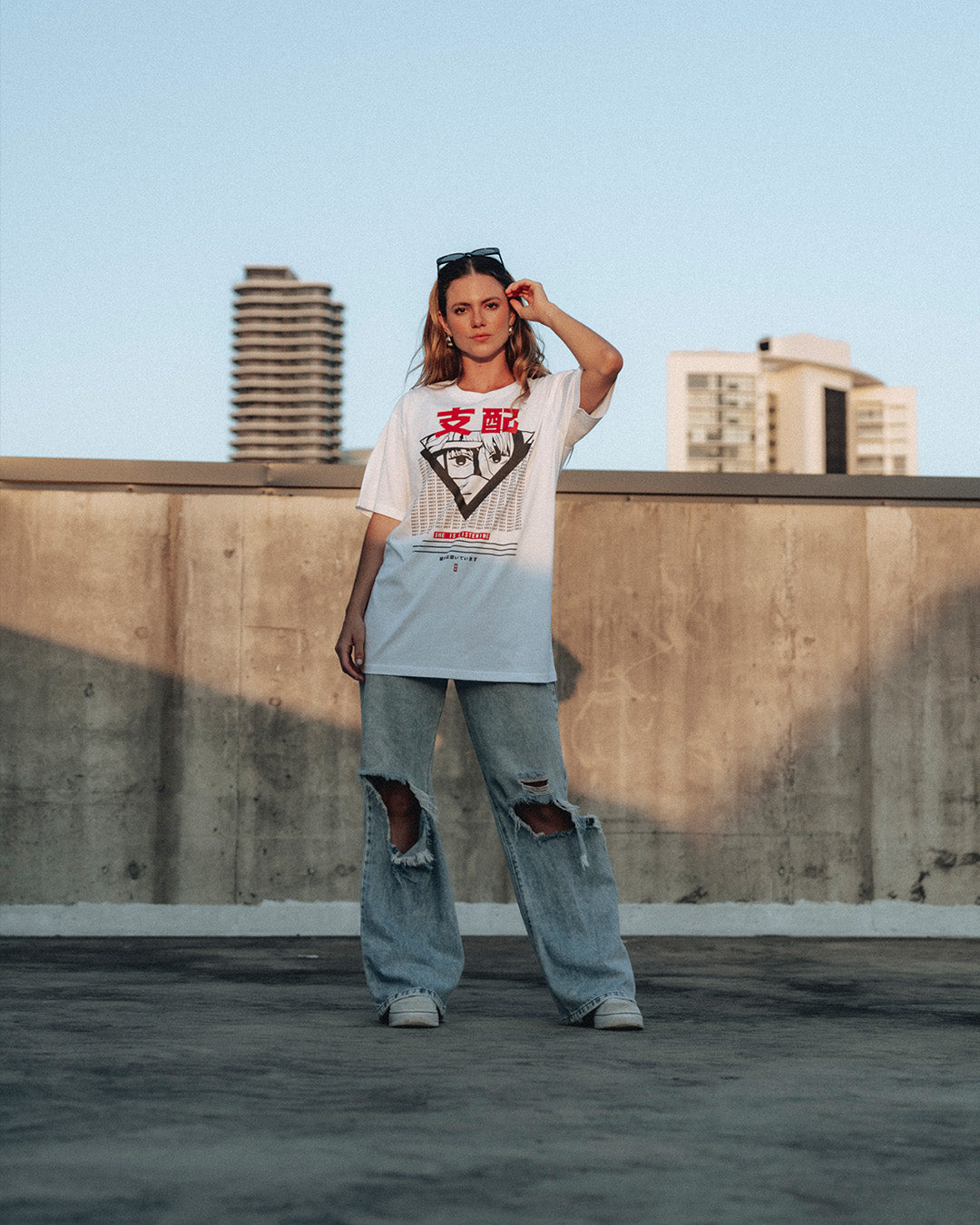 Makima (OBEY) - T-Shirt