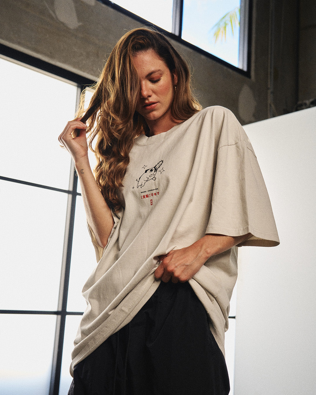 Makima (DRINKS) - Oversized Heavy Tee