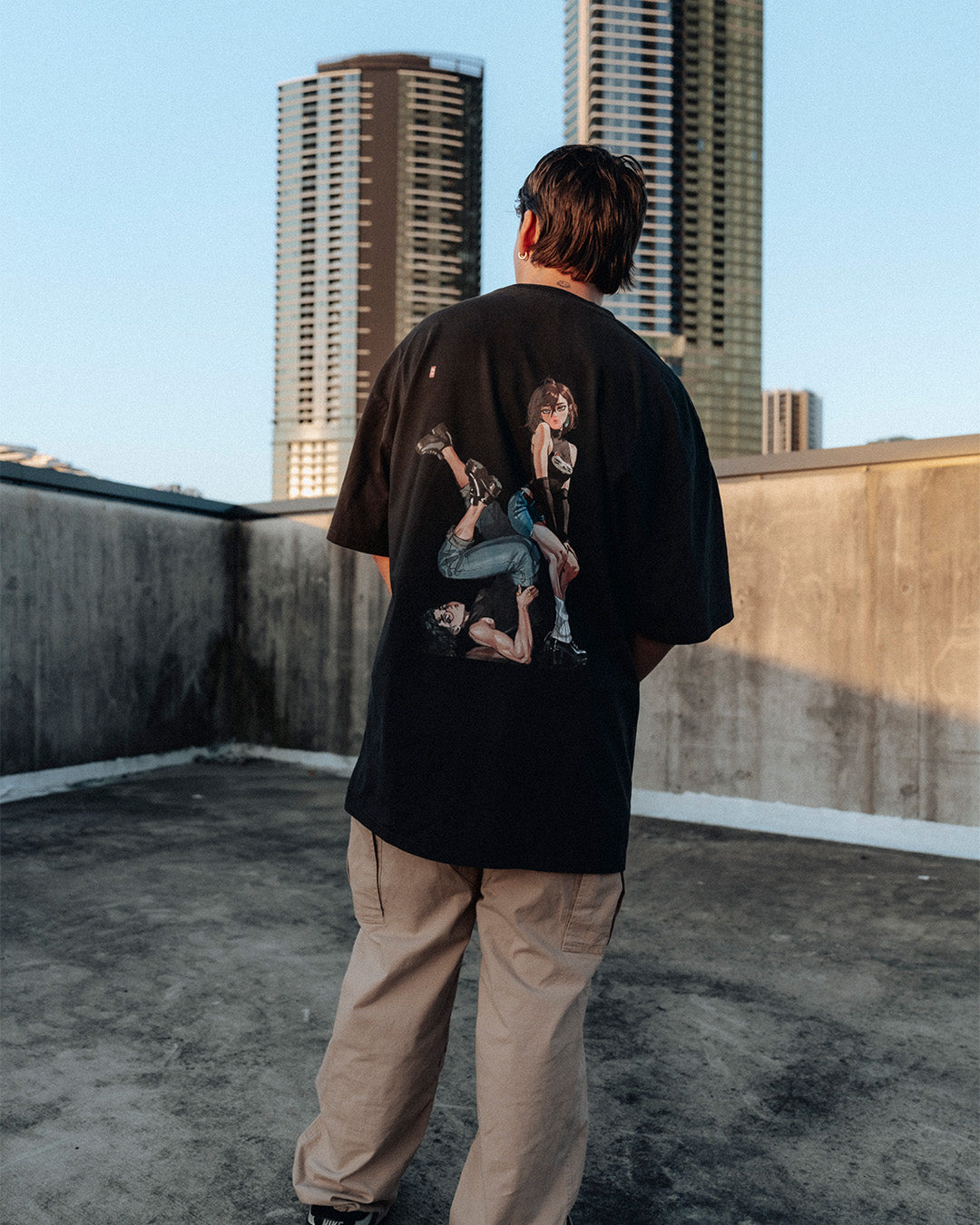 UFO Hunters (Friday) - Oversized Heavy Tee